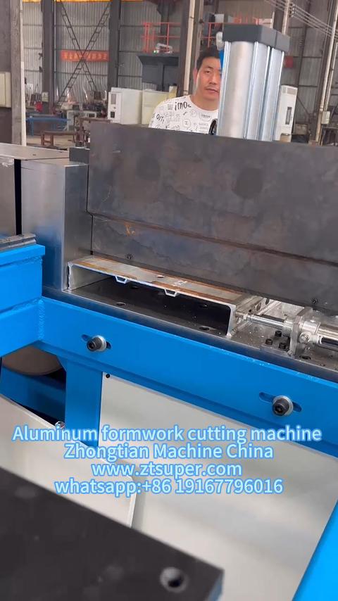 Máquina de corte reto CNC para cofragem de alumínio